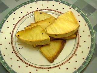 Sukun goreng, fried breadfruit - jpg - 12316 Bytes